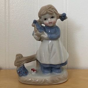 Porcelain Pigtails Girl Flower Basket Blue & White Lego Japan Porcelain VNTG EUC